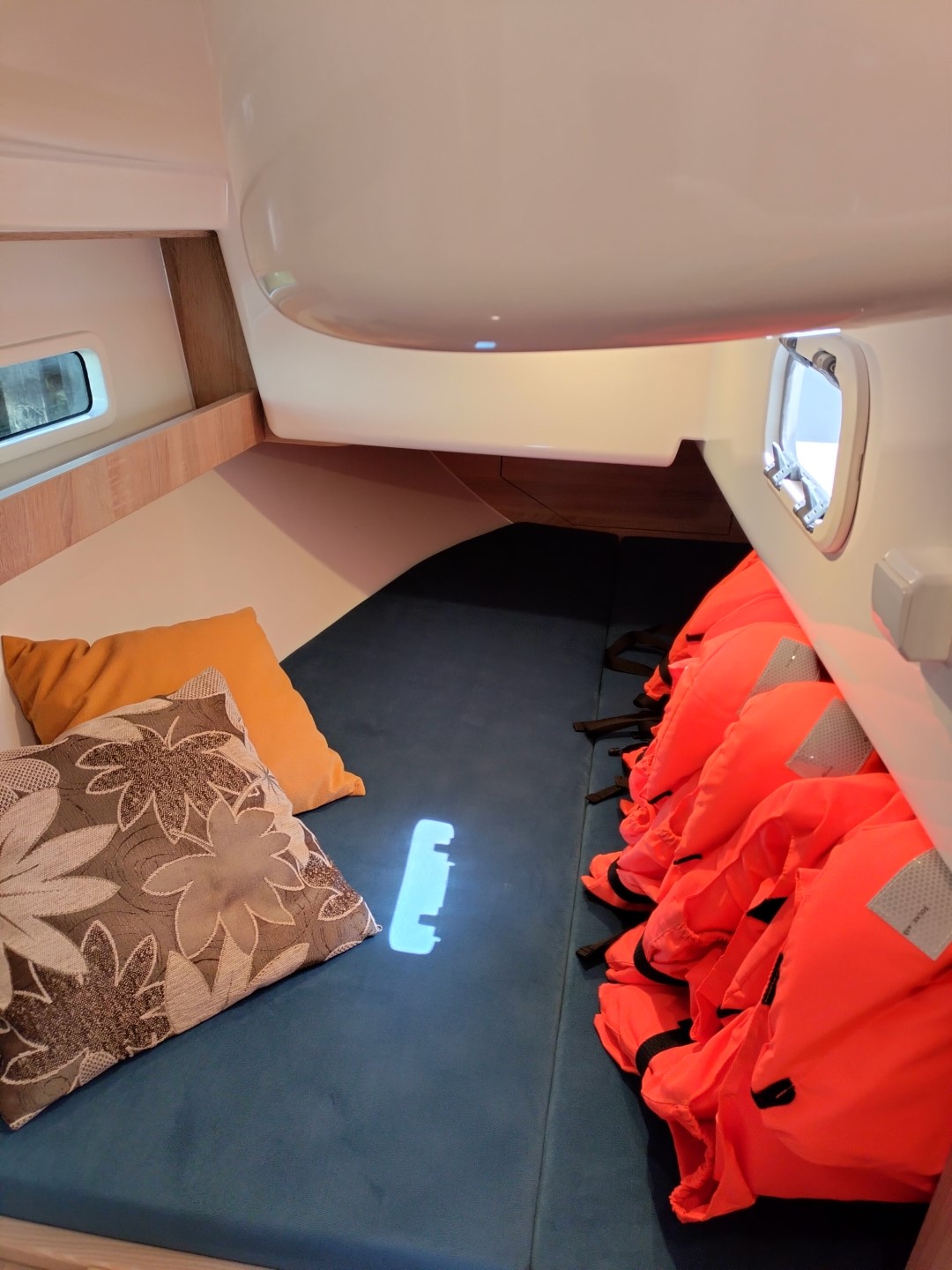 Antila 28.2 - Barbados – zdjęcie 53/103 – jacht na Mazurach (port Wilkasy)