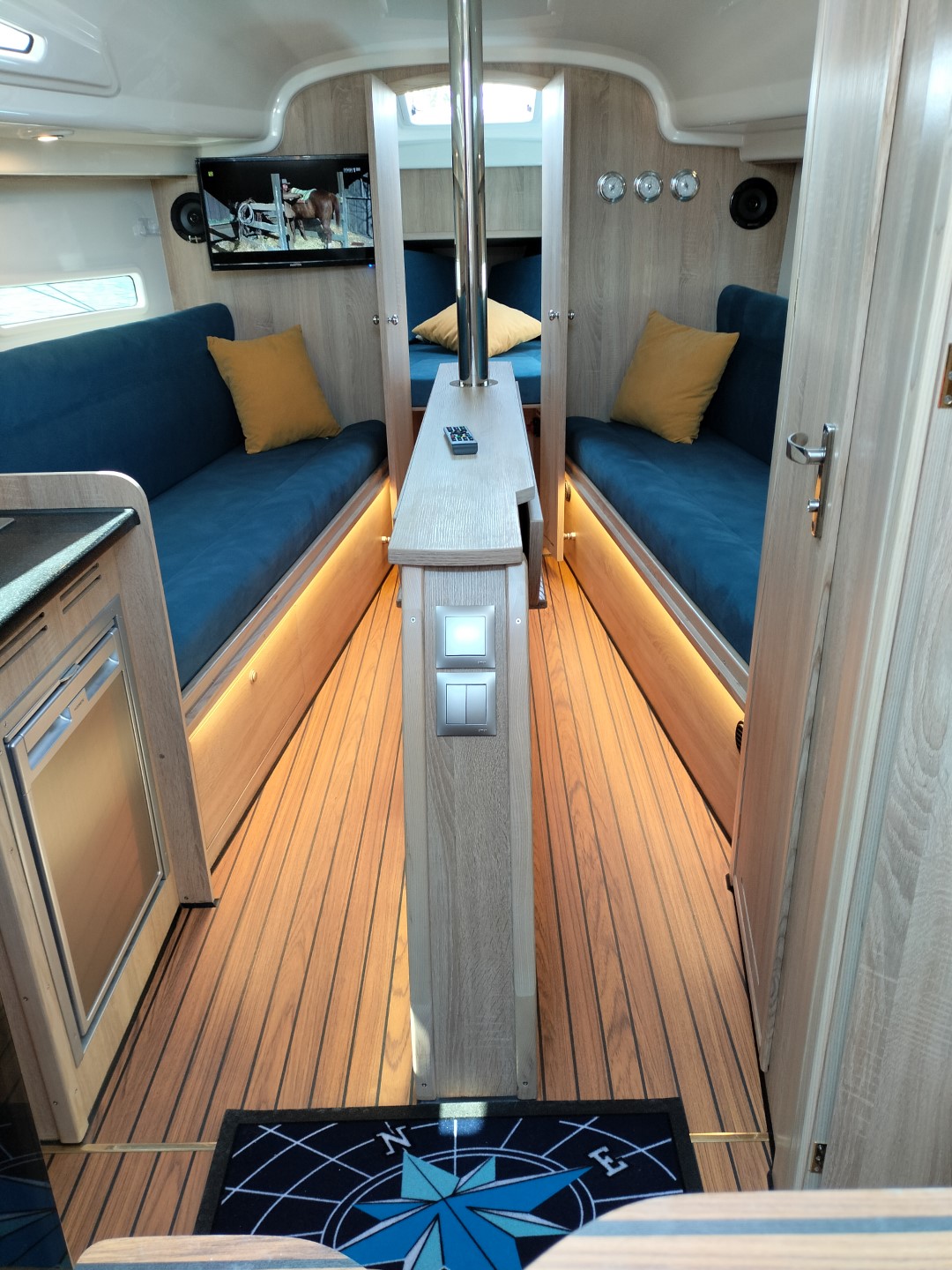 Antila 28.2 - Barbados – zdjęcie 56/103 – jacht na Mazurach (port Wilkasy)