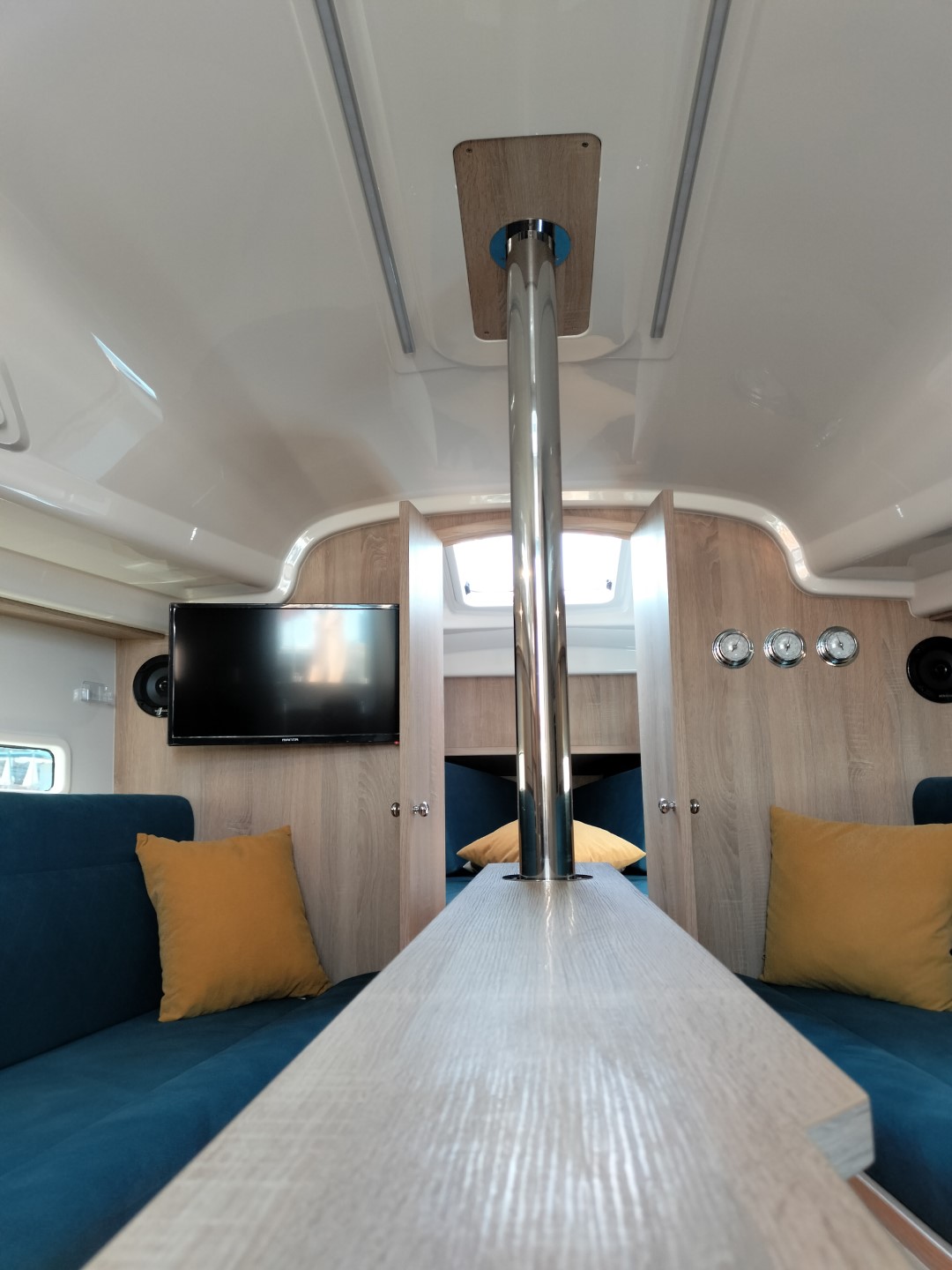 Antila 28.2 - Barbados – zdjęcie 5/103 – jacht na Mazurach (port Wilkasy)