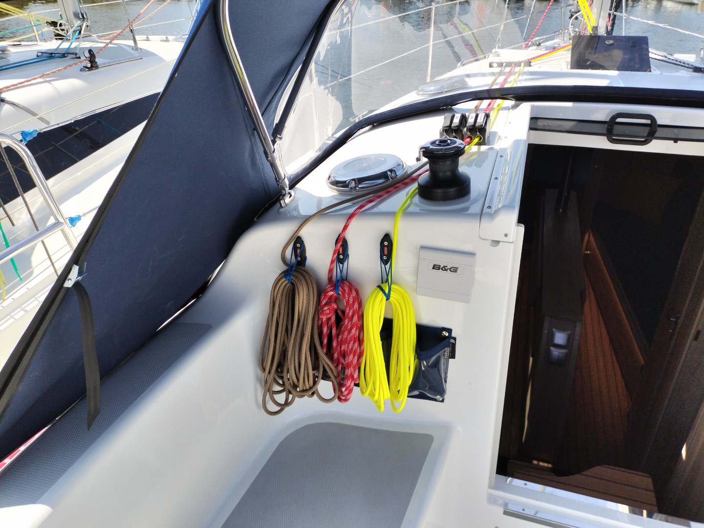 Antila 28.2 - Barbados – zdjęcie 86/103 – jacht na Mazurach (port Wilkasy)